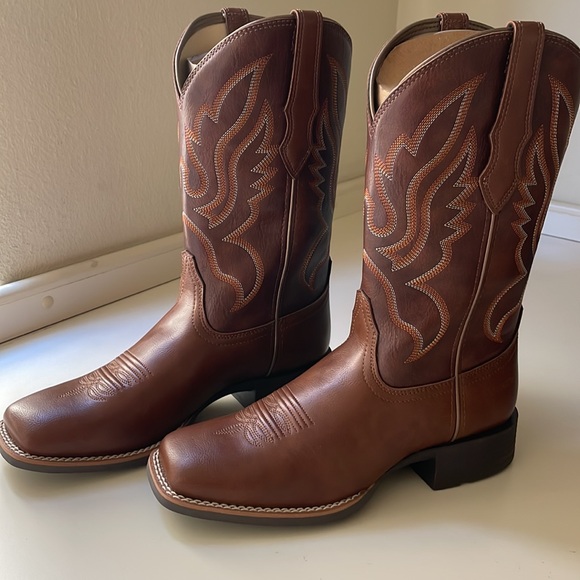 Amazon Shoes - Brown Cowboy Boots Size 8 New in Box